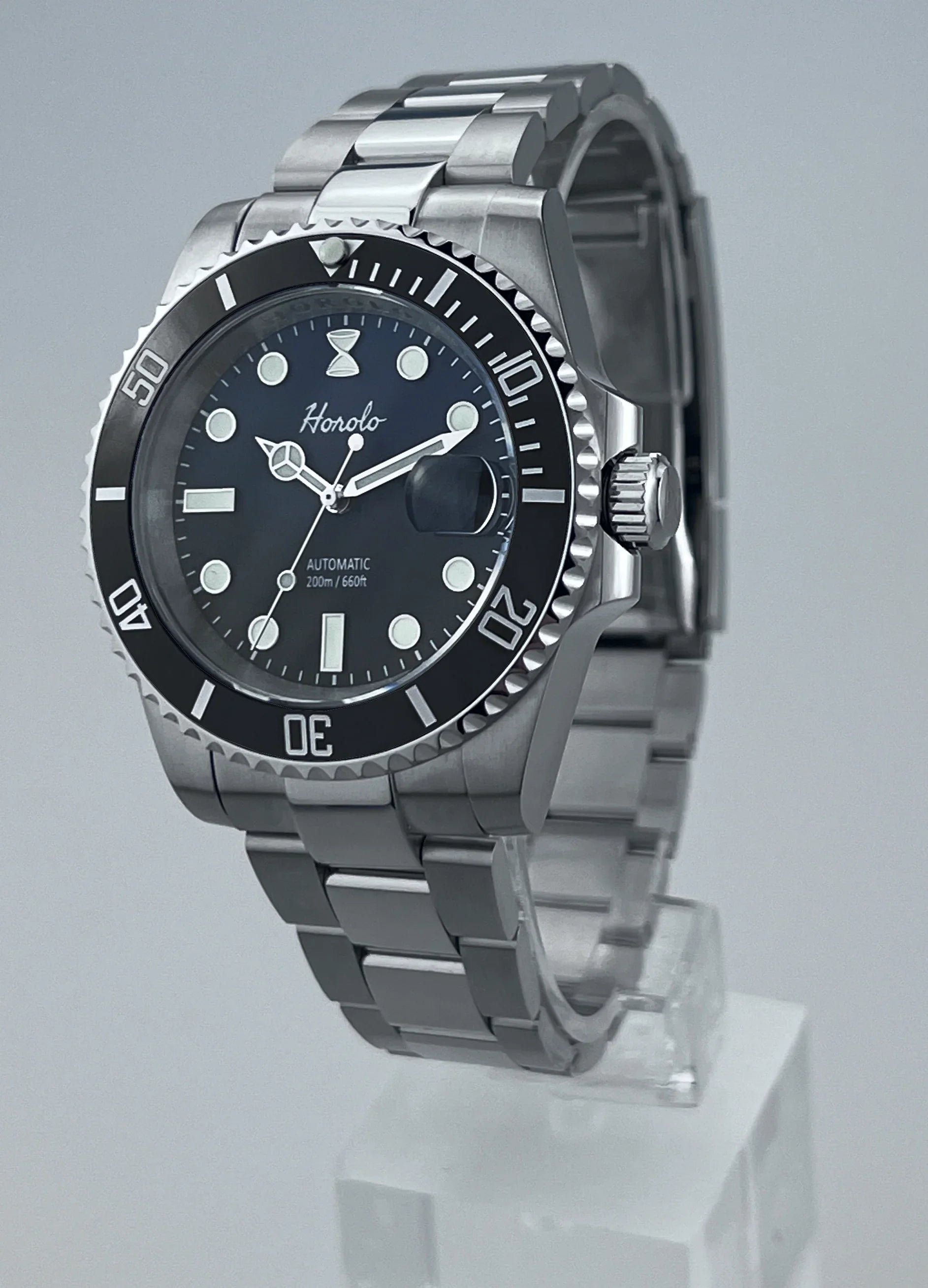 side view of Horolo Blue Face 40mm Submariner Diving Watch for man