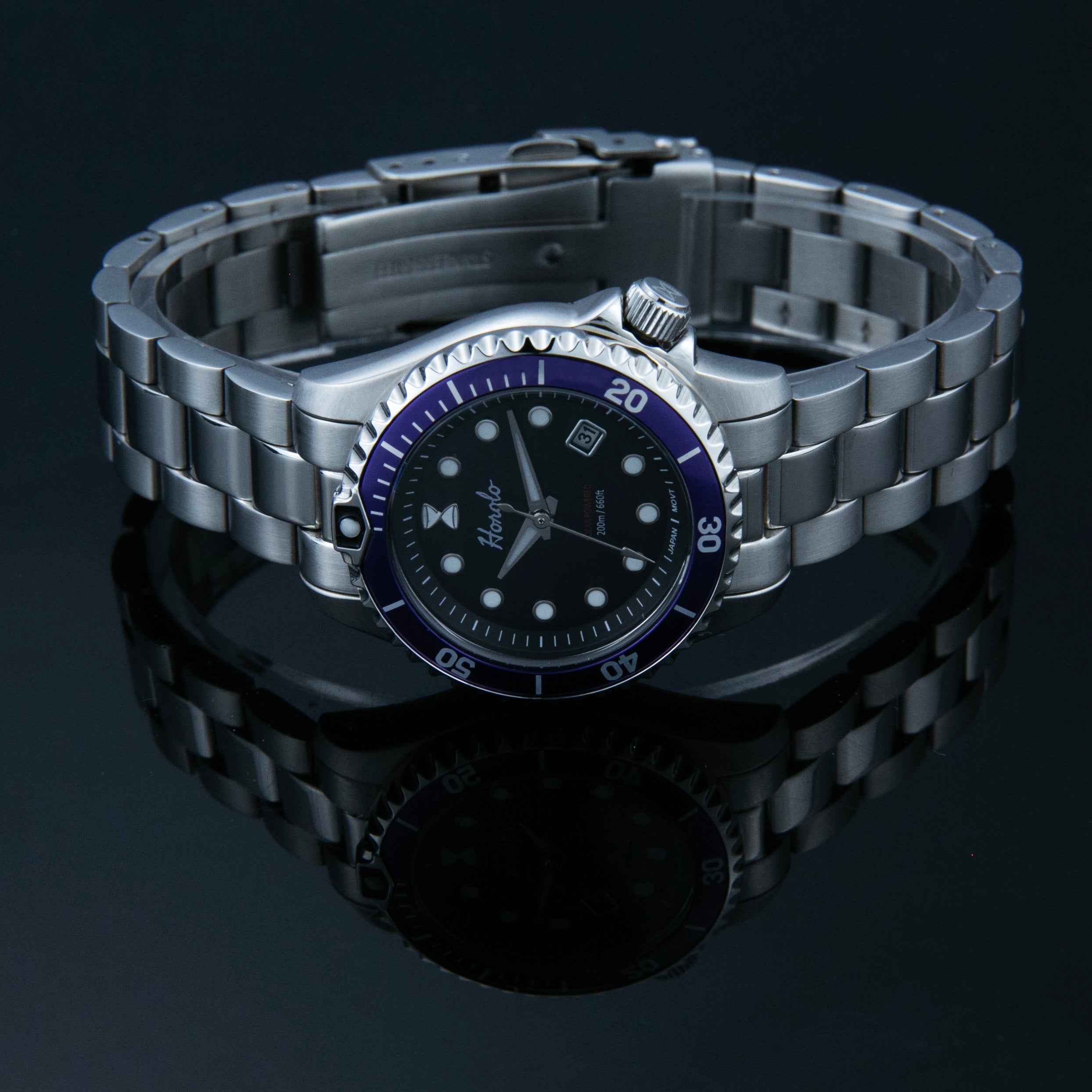 lady watch with crown at 4 o'clock