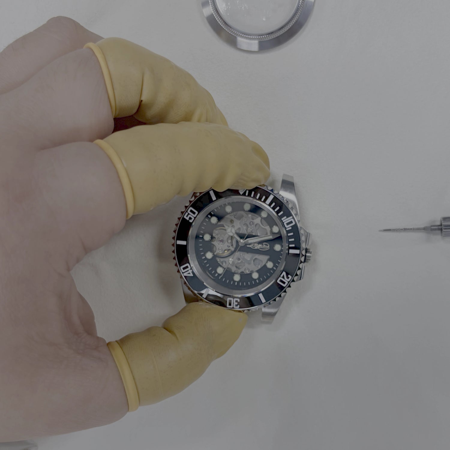 a signature watch under assembly by horolo watch